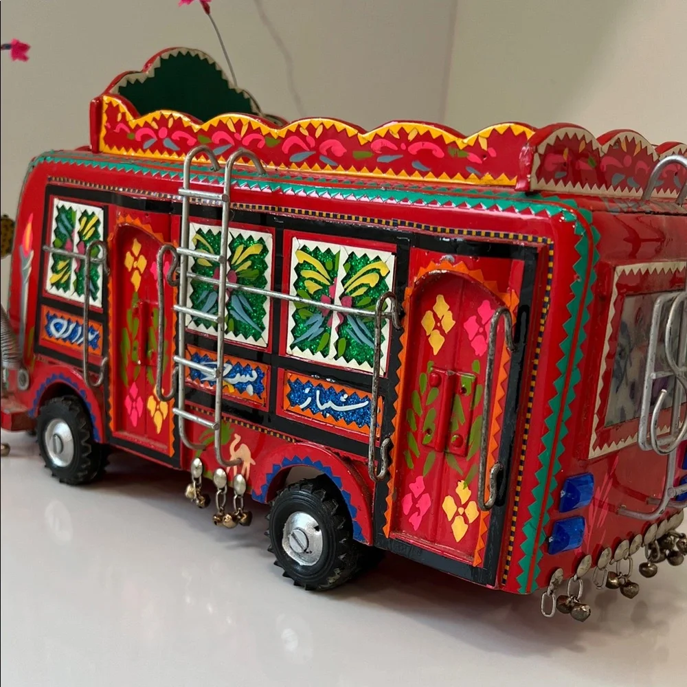 Hand-Painted wooden Decorative Pakistani Truck - Picture 7 of 9